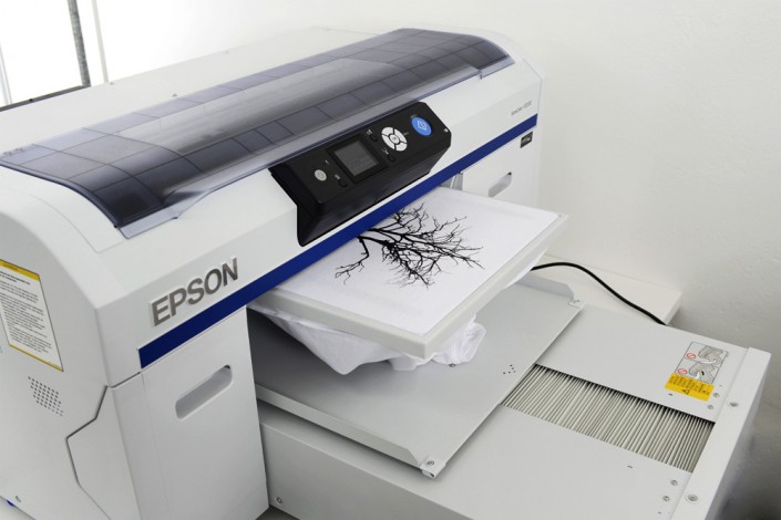 Makesigns Mediendesign produziert mit EPSON nach OEKO-TEX Standard 100.